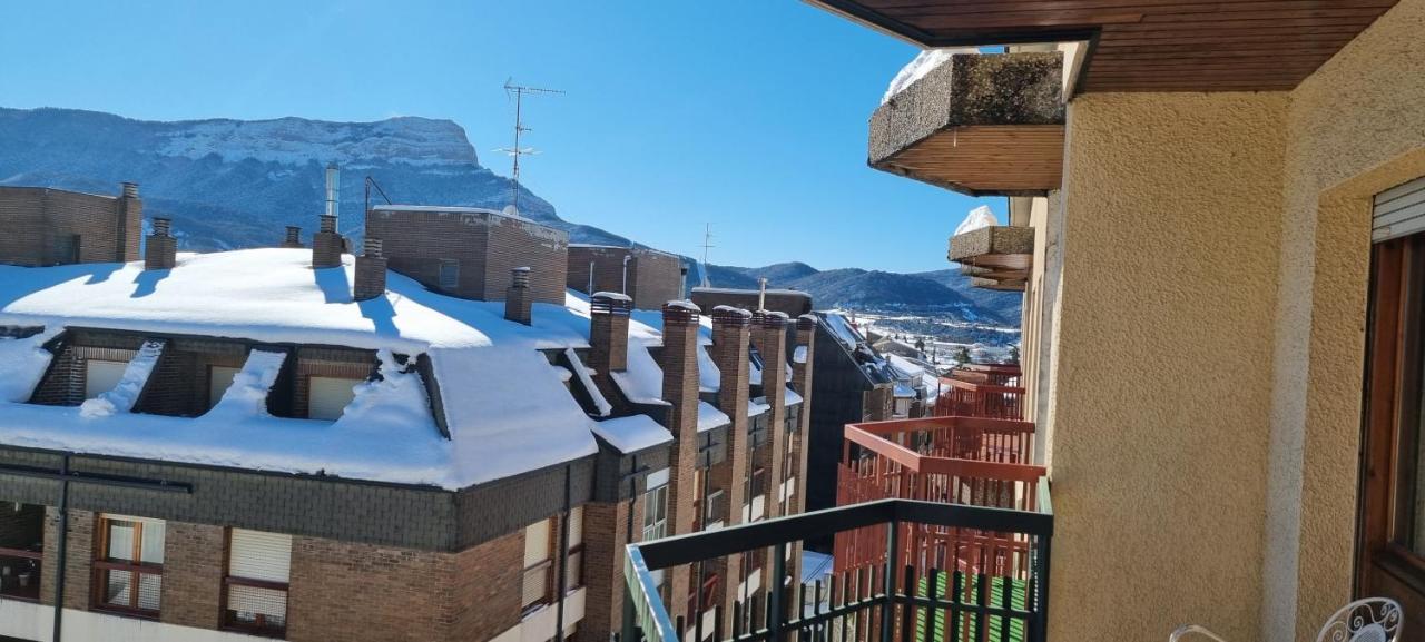 Flor De Nieve Apartment Jaca Exterior foto