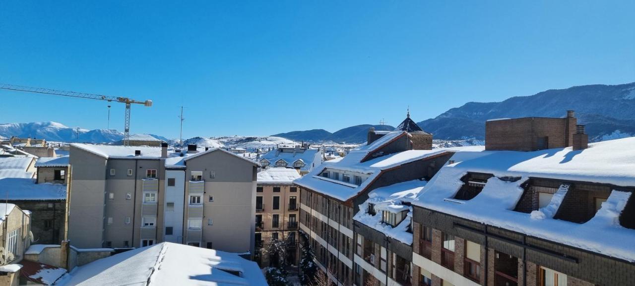 Flor De Nieve Apartment Jaca Exterior foto