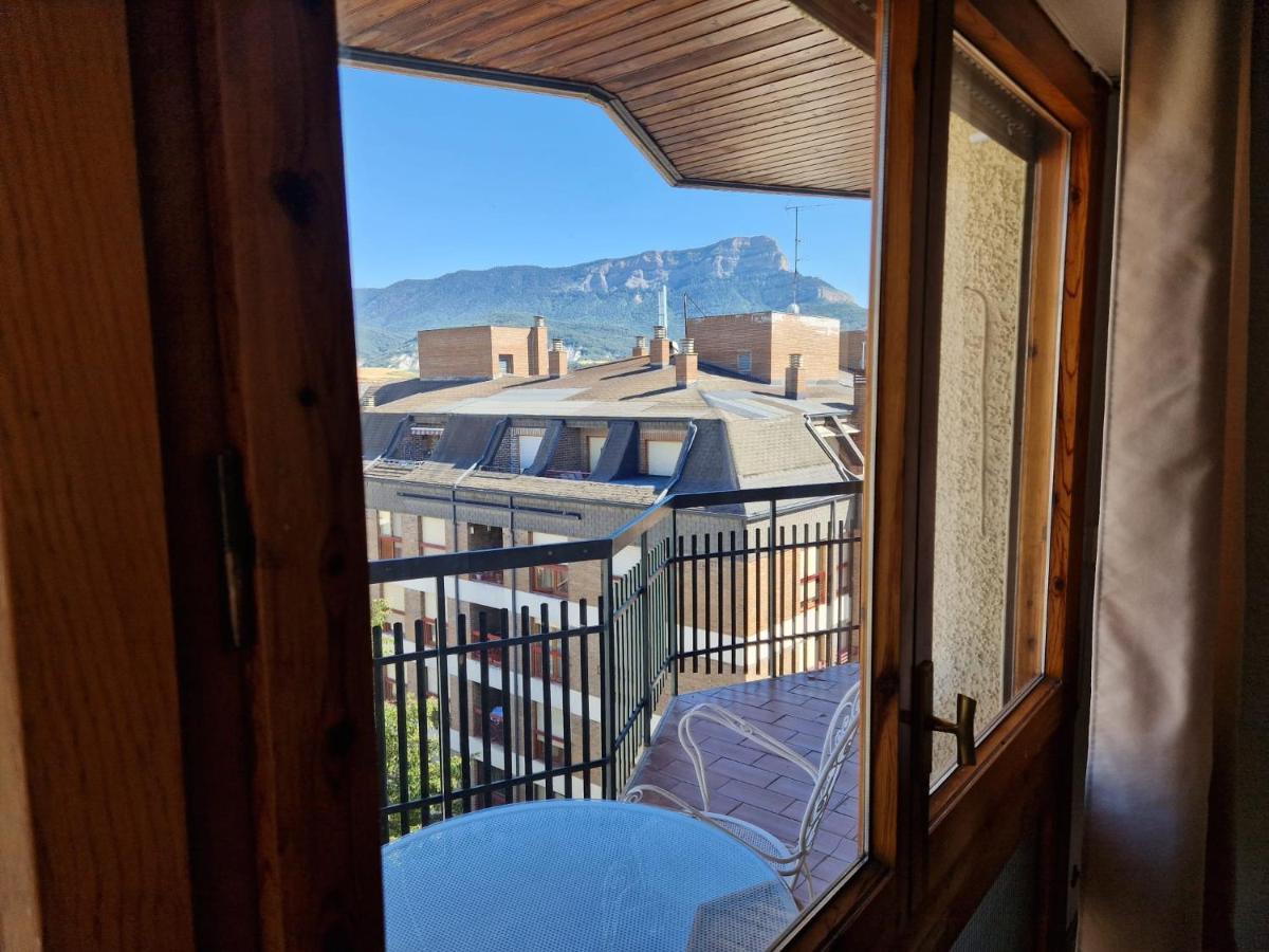 Flor De Nieve Apartment Jaca Exterior foto